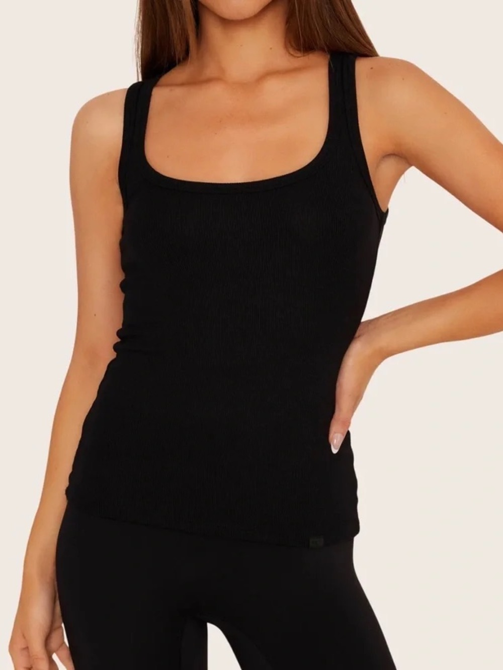 Set Active | Classic Black Ribbed Tank Top - Women